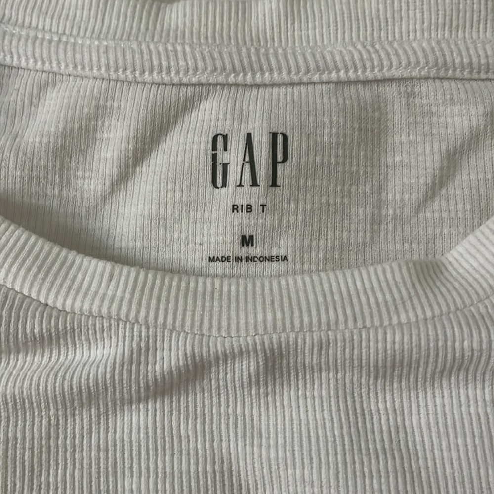 Gap Rib T - Picture 2 of 2